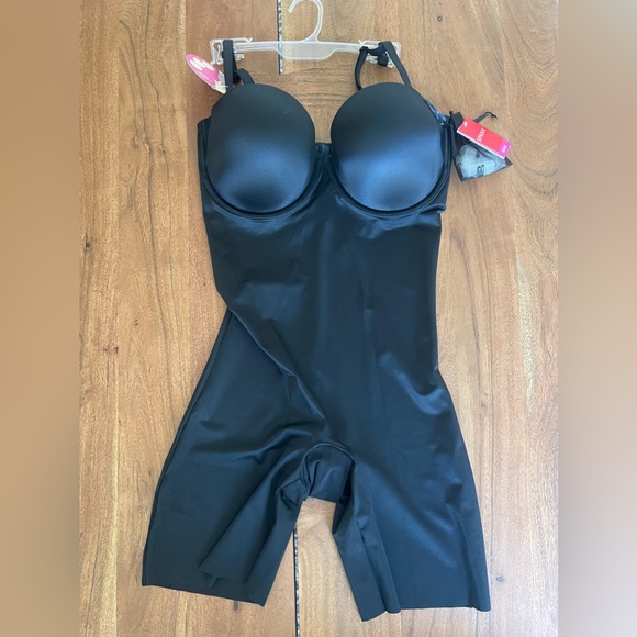 Spanx Mid-Thigh Strapless Bodysuit - Picture 13 of 13